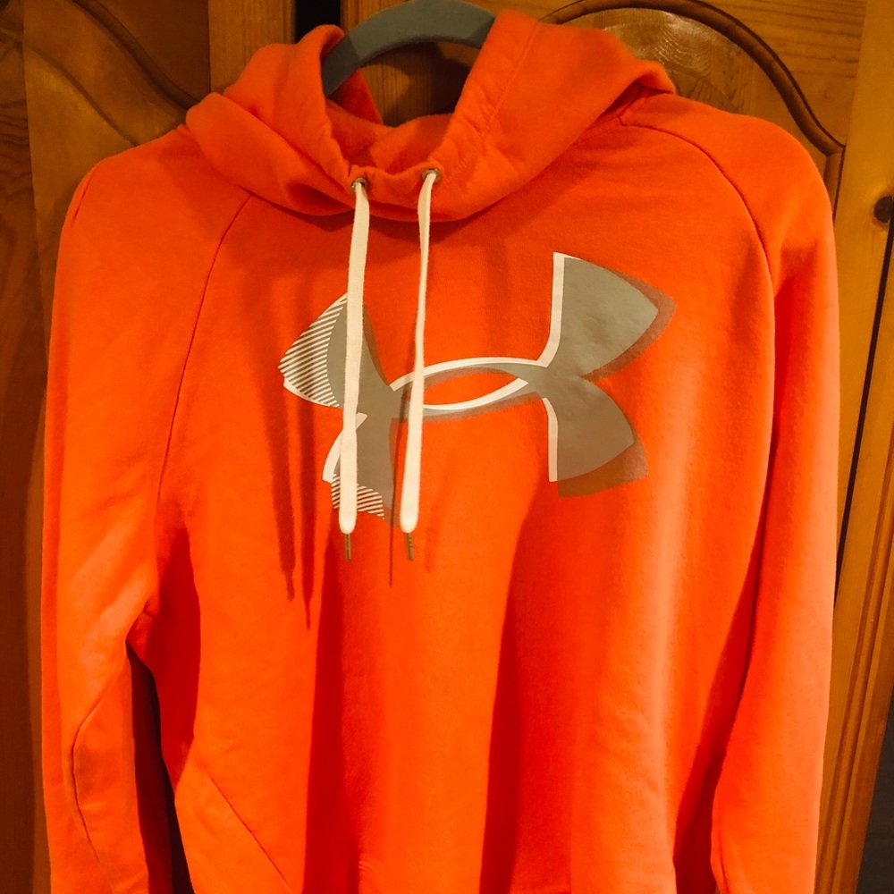 EUC Under Armour sweatshirt. XL
